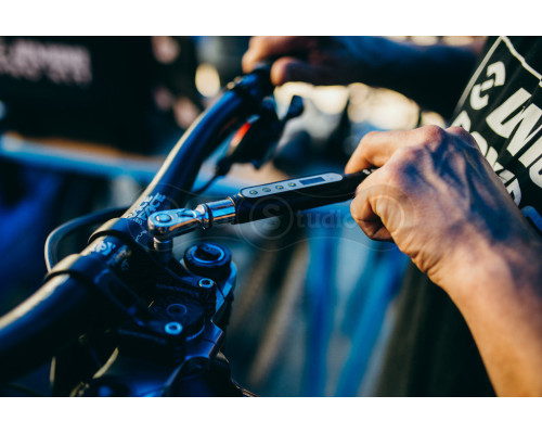 Динамометрический ключ Unior Tools 4.2-85 Nm электронный