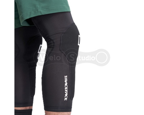 Вело наколінники RACE FACE Charge Knee Stealth розмір M