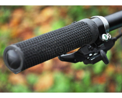 Грипси Fabric AM GRIP 135мм, чорні