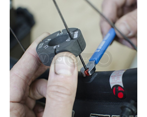 Ключ Unior Tools для утримання плоских спиць