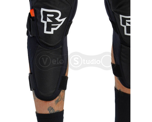 Вело наколінники RACE FACE Ambush Leg Stealth розмір M