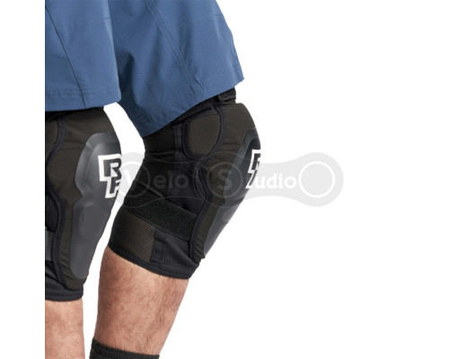 Вело наколенники RACE FACE ROAM KNEE STEALTH размер M