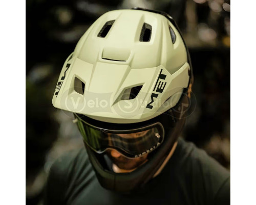 Вело шолом MET PARACHUTE MCR MIPS CE PISTACHIO GREEN | MATT M (56-58)