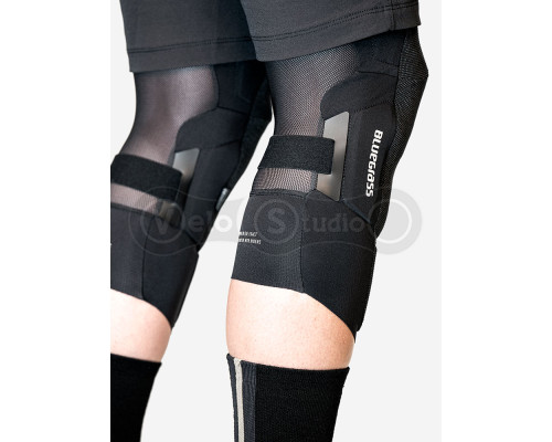 Вело наколенники Bluegrass Aura Core Knee Protector CE S