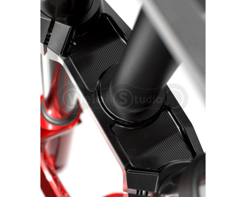 Вилка RockShox BoXXer Ultimate Charger3 - 29 Boost 20x110 200mm Red D1