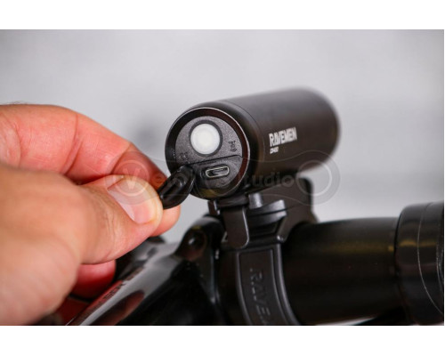 Велосипедная фара Ravemen CR450 USB 450 люмен (кнопка в комплекте)