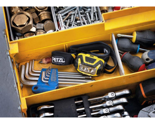Налобний ліхтар PETZL ARIA 2450 Lumens Black / Yellow