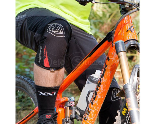 Вело наколінники TLD Speed Knee Sleeve D3O [Black] M/L