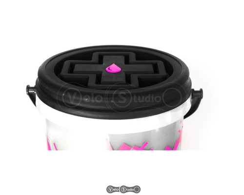 Набір Muc-Off Bicycle Bucket Kit (10 предметів)